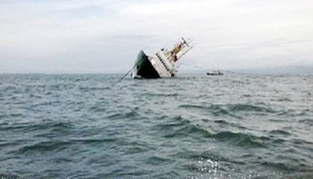 কর্ণফুলী নদীতে জাহাজডুবি