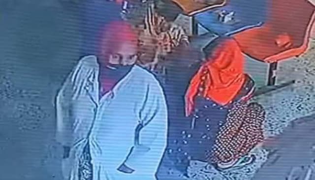 নাটোর সদর হাসপাতাল থেকে একদিনের কন্যাশিশু চুরি