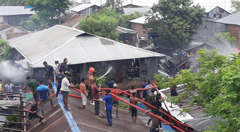 বঙ্গবন্ধু কলোনিতে ভয়াবহ অগ্নিকান্ড, পুড়ল ঘর