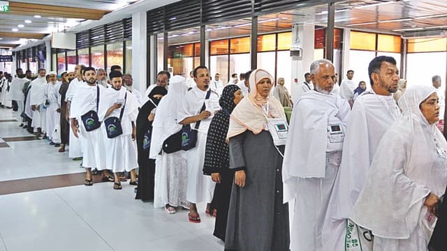সৌদি পৌঁছেছেন ৭২৪১৫ জন হজযাত্রী