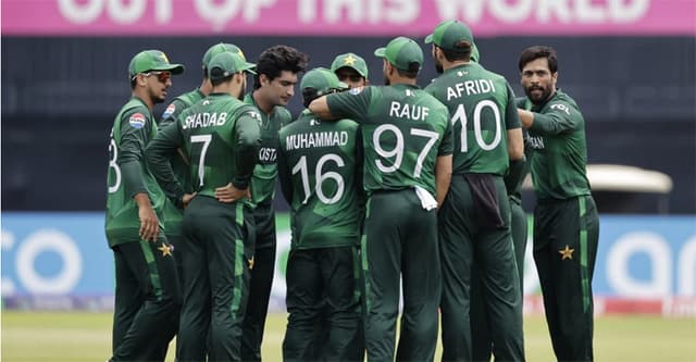 দুর্দান্ত বোলিংয়ে ভারতকে অল্পতেই আটকালো পাকিস্তান