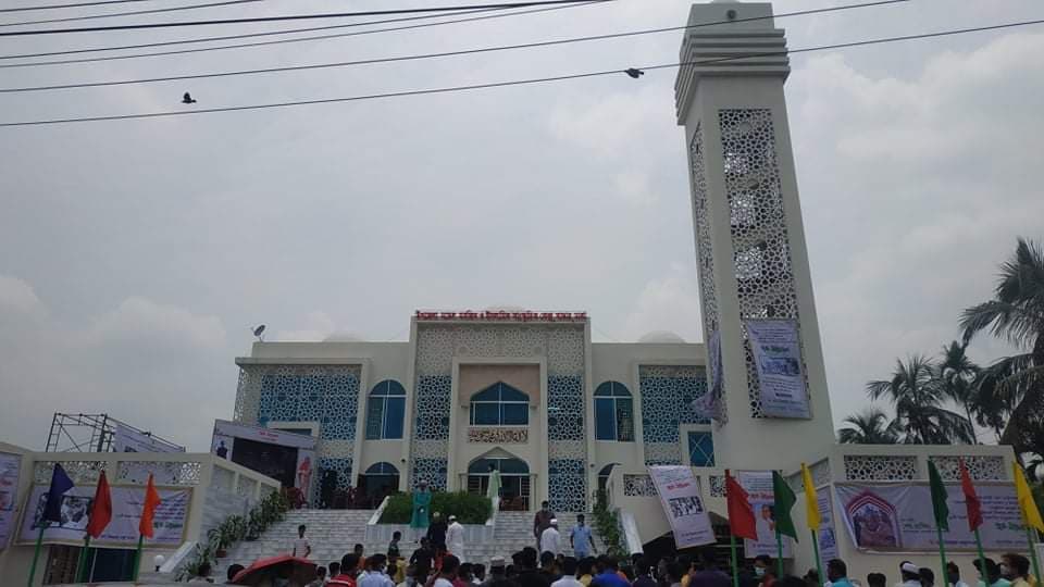 সাভারে উদ্বোধন হলো দৃষ্টিনন্দন মডেল মসজিদ