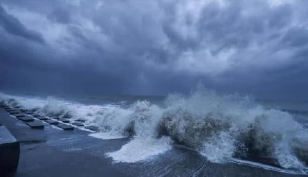 শক্তি বাড়িয়েই চলেছে অতিপ্রবল ঘূর্ণিঝড় বিপর্যয়: আইএমডি