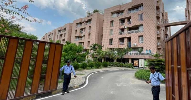 সঞ্জীভার সেপটিক ট্যাংক থেকে উদ্ধার মাংসের টুকরো মানুষের