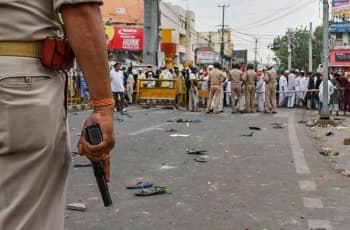 মহানবীকে নিয়ে কটূক্তি, ভারতে বিক্ষোভে পুলিশের গুলিতে নিহত ২