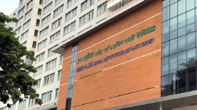 ভাটারায় গ্যাস লিকেজ থেকে বিস্ফোরণ, নারী-শিশুসহ দগ্ধ ৪