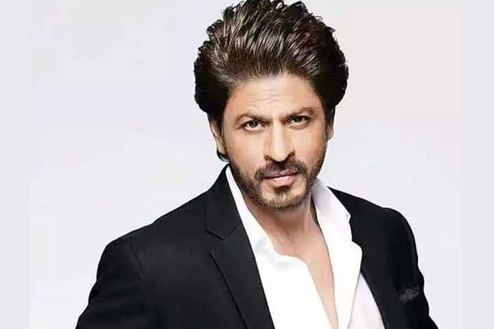নতুন লুকে ধাকামা নিয়ে ফিরছেন খান