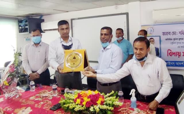 টাঙ্গাইলে অতিরিক্ত পুলিশ সুপারের বিদায়ী সংবর্ধনা