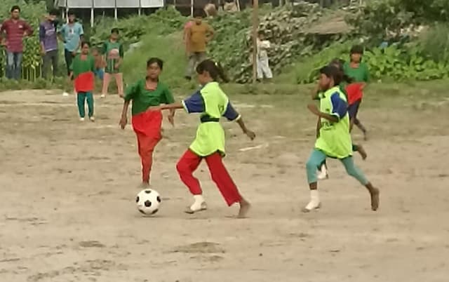 গোয়ালন্দে বঙ্গবন্ধু বঙ্গমাতা ফুটবল টুর্নামেন্ট উদ্বোধন
