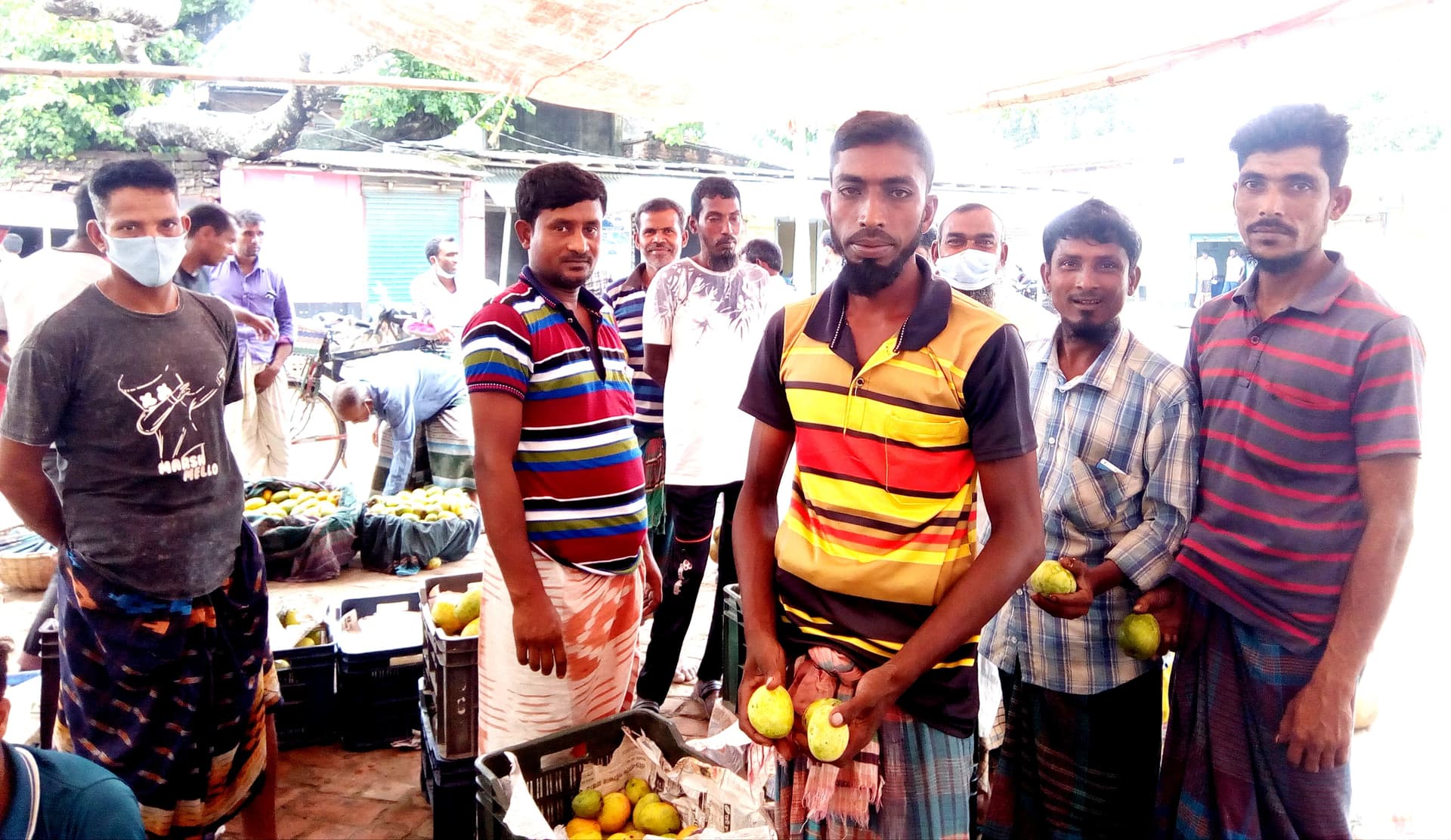 আত্রাইয়ে করোনা সংক্রমণের হার বাড়লে বাড়ছেনা মাক্সের ব্যবহার
