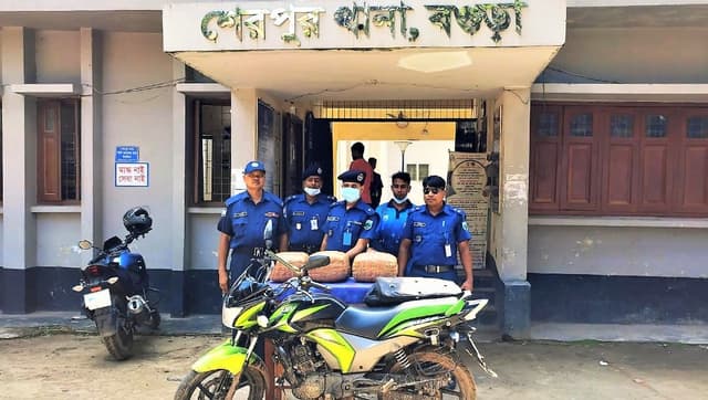 শেরপুরে পাচারের পথে উদ্ধার ১৫ কেজি গাঁজা