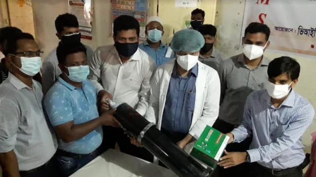 মোংলায় স্বাস্থ্য কমপ্লেক্সে করোনা সুরক্ষা সরঞ্জামাদী প্রদান