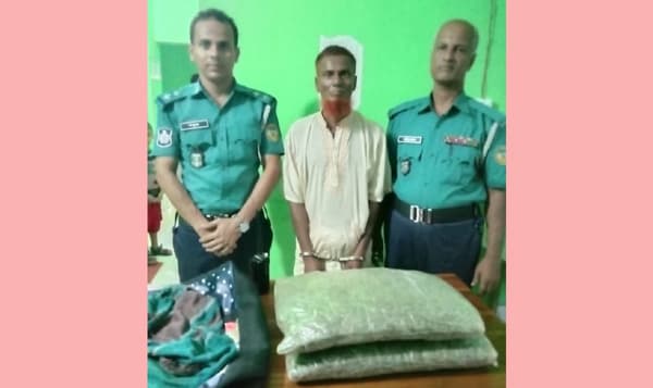 বরিশালে পৃথক অভিযানে সাড়ে ৫ কেজি গাঁজাসহ আটক দুই