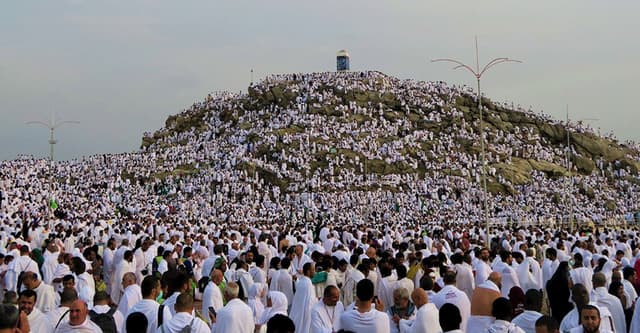 আরাফার দিনে রোজা রাখার ফজিলত
