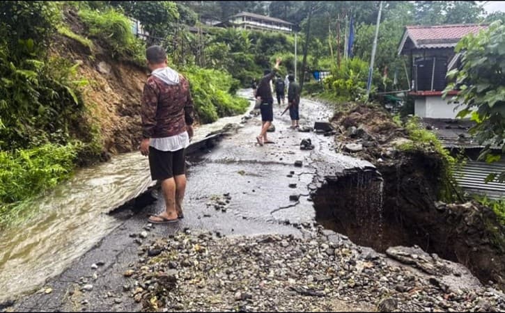 টানা বর্ষণ ও ভূমিধসে বিপর্যস্ত সিকিম, আটকে পড়েছেন ১০ বাংলাদেশি