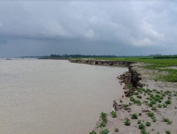 ফের নদী ভাঙন : আতঙ্কে দুই ইউনিয়নবাসী