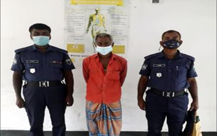 চায়ের দোকানের আড়ালে মাদকের ব্যবসা