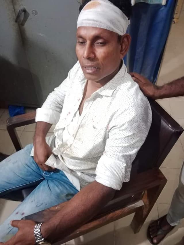 পুলিশের ওপর হামলা চালিয়ে হাতকড়া আটক ব্যক্তিকে ছিনতাই