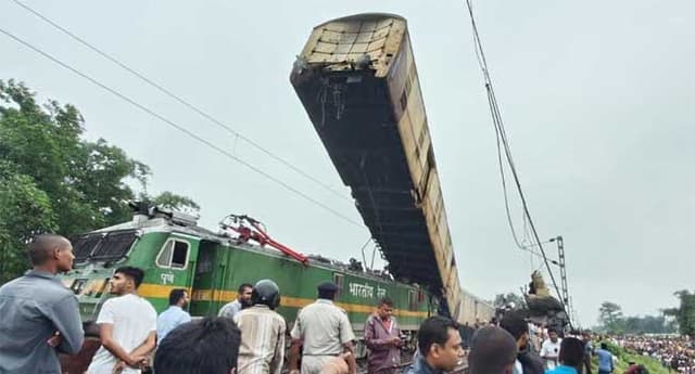 ভারতে দুই ট্রেনের সংঘর্ষে নিহত ৫, আহত ২৫