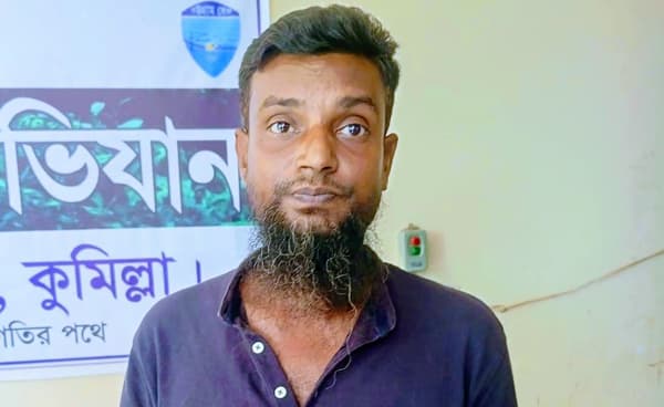 সাদেকের ছাগলের খামারে চলতো ডাকাতির প্রস্তুতি!