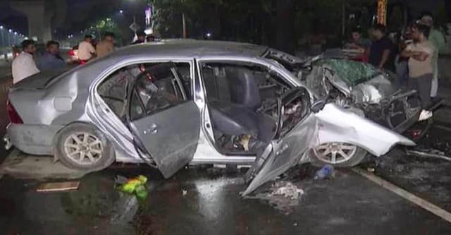 ঈদে ঘুরতে বেরিয়ে সড়কে প্রাণ ঝরলো দুই বন্ধুর