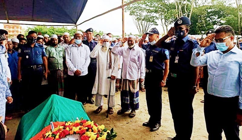 বীর মুক্তিযোদ্ধা কুতুব উদ্দিনকে রাষ্ট্রীয় মর্যাদায় দাফন