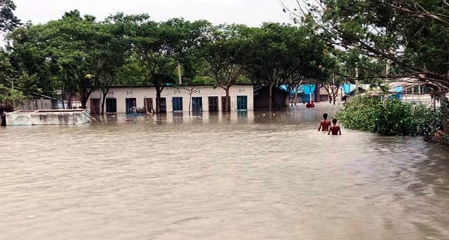 আশাশুনিতে পানিবন্ধি ৫০ পরিবার