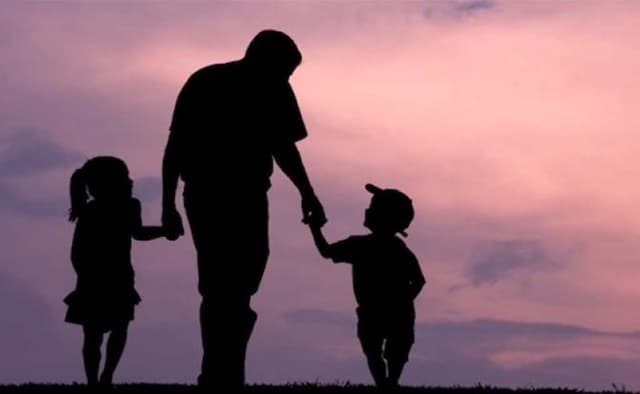 বিশ্ব বাবা দিবস আজ