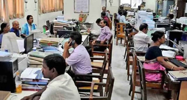 অফিস-আদালত খুলছে আজ, চলবে নতুন সূচিতে