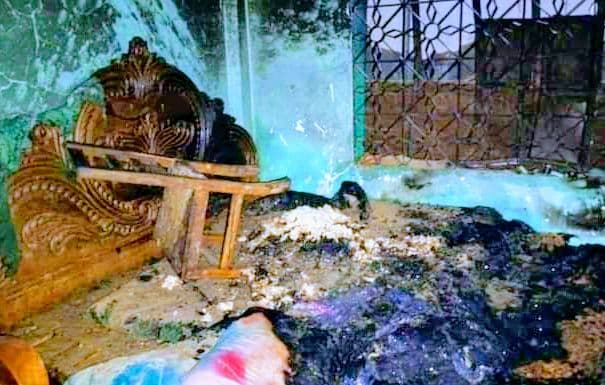 দেবীদ্বারে বৈদ্যুতিক শর্টসার্কিট বিষ্ফোরণে অগ্নিকাণ্ড ও ভবনের দেয়াল ধস