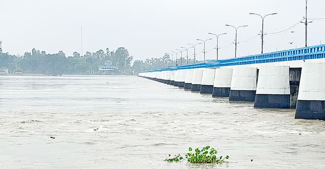 তিস্তার পানি বিপৎসীমা ছুঁই ছুঁই, বন্যার আশঙ্কা