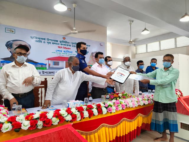 পিরোজপুরে ২হাজার গৃহহীনকে ঘর প্রদান