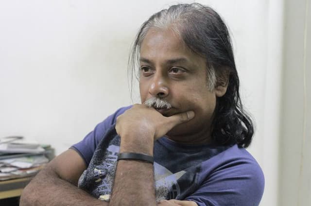 গণমাধ্যমকর্মীর রক্তাক্ত মুখ, সে মুখ গণমাধ্যম এবং রাষ্ট্রেরও