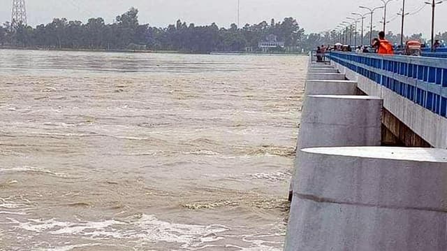 বিপৎসীমার ৩১ সেন্টিমিটার উপরে তিস্তার পানি