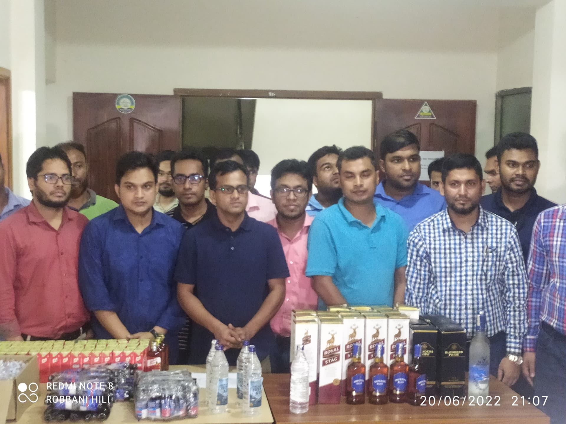 হিলি স্থলবন্দরের অভ্যান্তরে ভারতীয় ট্রাক থেকে বিপুল পরিমাণ মাদকদ্রব্য উদ্ধার