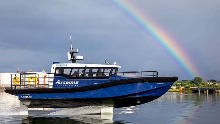 চালু হল বিশ্বের প্রথম ‘উড়ন্ত নৌকা’