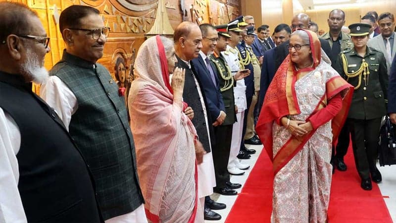 দিল্লির উদ্দেশে ঢাকা ছাড়লেন প্রধানমন্ত্রী