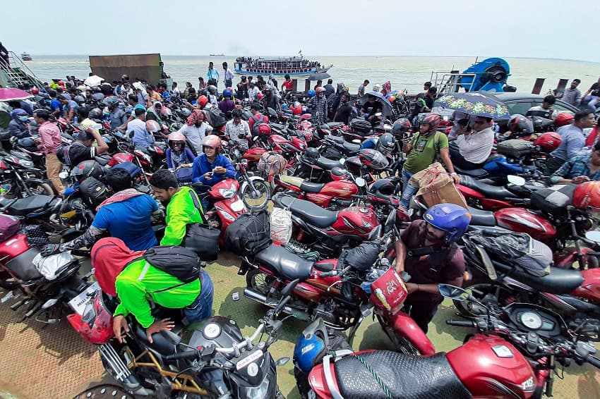 দূরপাল্লায় কোনোভাবেই মোটরসাইকেল নয়: বিআরটিএ