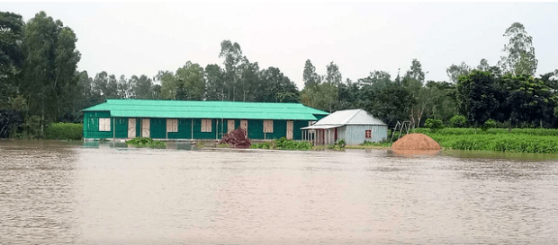 বন্যার পানি ওঠায় ১২৬ শিক্ষাপ্রতিষ্ঠানে পাঠদান বন্ধ