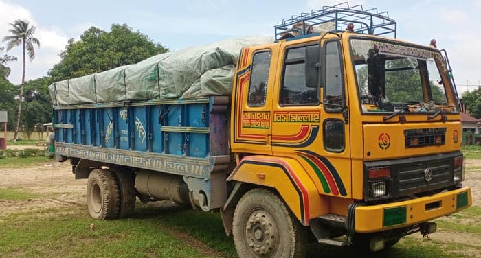 নেত্রকোণার দুর্গাপুরে ছিনতাইকৃত মালামালসহ ট্রাক উদ্ধার