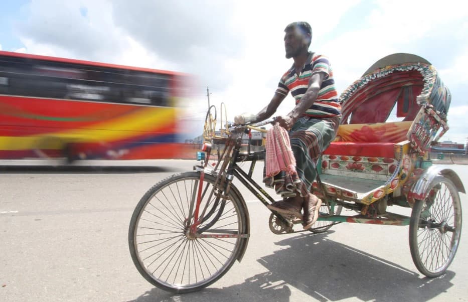 ব্যাটারিচালিত রিকশা-ভ্যান পেলেই খুলে ফেলা হবে মোটর