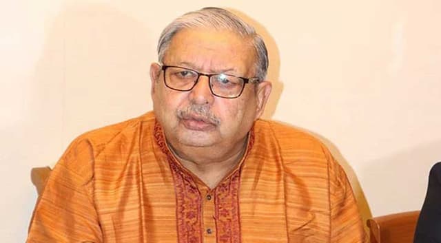 বন্যার্তদের মাঝে ত্রাণ বিতরণ আগের চেয়ে সুশৃঙ্খল : প্রবাসী কল্যাণমন্ত্রী