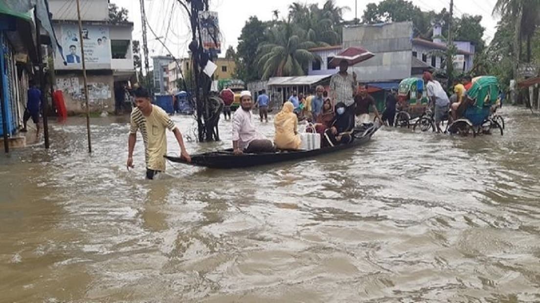দেশের দশ জেলায় বন্যায় মৃত্যু বেড়ে ৭৩