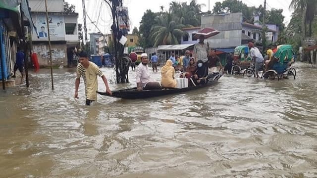 দেশের দশ জেলায় বন্যায় মৃত্যু বেড়ে ৭৩