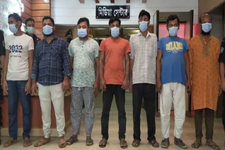 ছিনতাইকারীদের প্রধান টার্গেট পথচারীদের মোবাইল : র‍্যাব