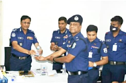 হিজলা নৌ পুলিশ ফাঁড়ির ইনচার্জ শ্রেষ্ঠ অফিসার নির্বাচিত