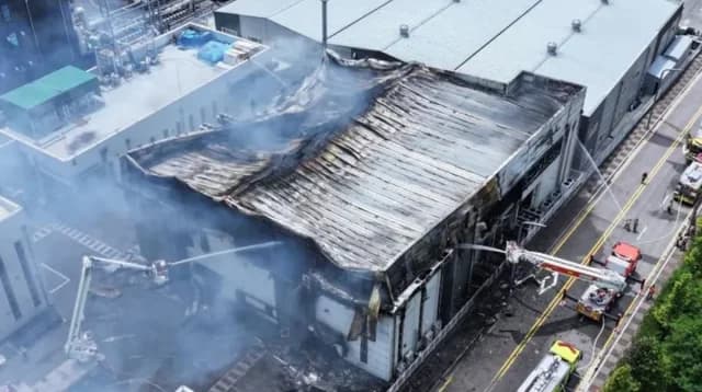 দক্ষিণ কোরিয়ায় ব্যাটারি কারখানায় ভয়াবহ আগুন, নিহত ২০