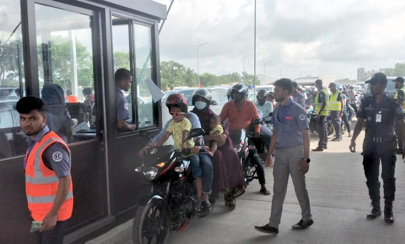 পদ্মা সেতুতে যান চলাচল শুরু