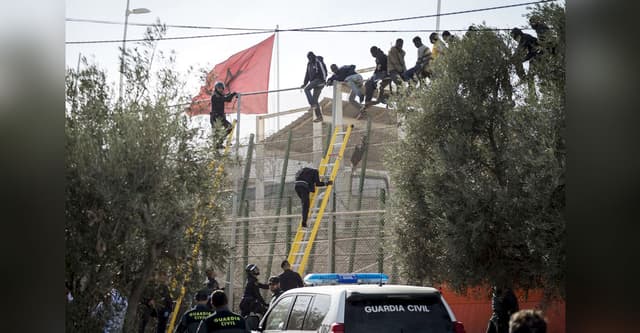 আফ্রিকায় স্প্যানিশ ছিটমহলে প্রবেশের চেষ্টা, ২৩ অভিবাসীর মৃত্যু