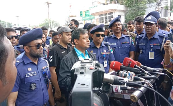 এমপি আনার হত্যা: আলামত উদ্ধারে কাজী কামালকে নিয়ে পুকুরে অভিযান
